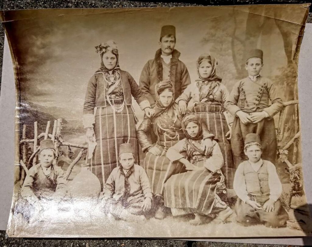 Paul Zepdji (XIX-XX) “Bulgarian / Macedonian /Greek family from Thessaloniki” photograph, ~1890